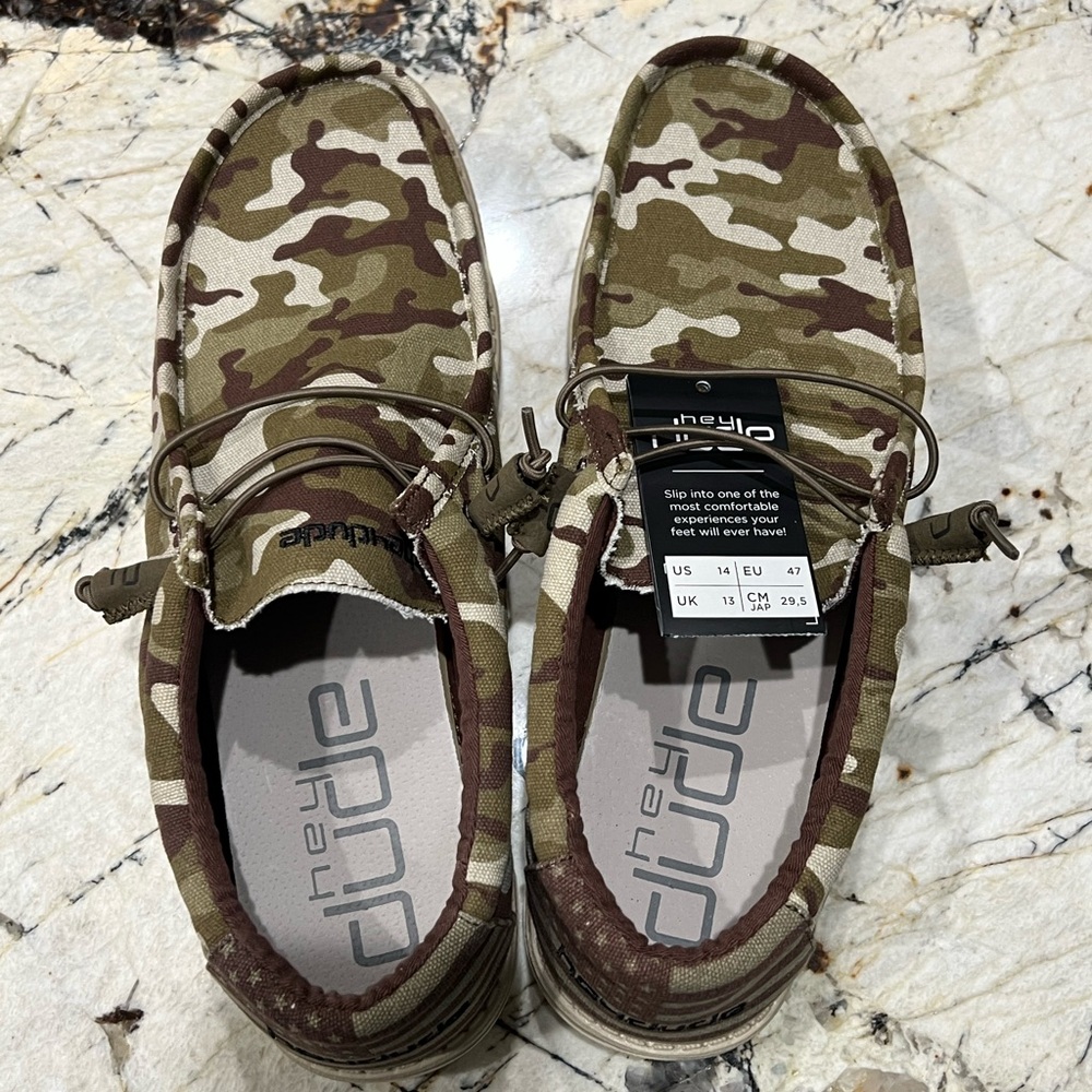 Hey Dude Brown and Tan Camo slip on Loafers NIB
